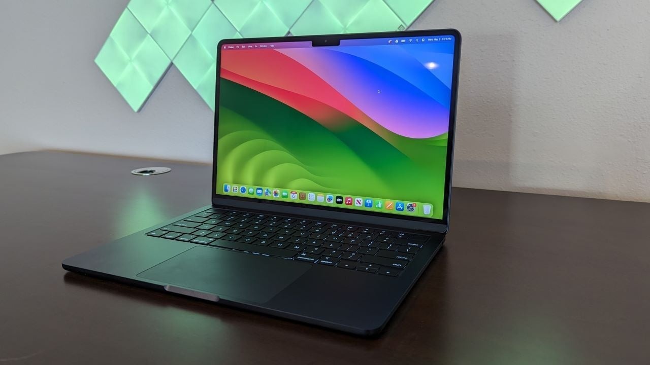 apple-macbookair-1718591262.jpg