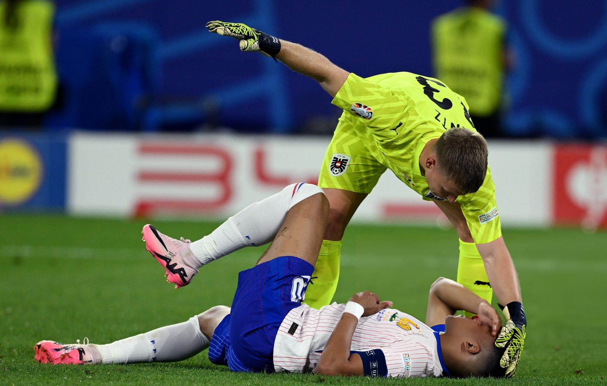 NÓNG: Mbappe có nguy cơ chia tay Euro 2024 sớm