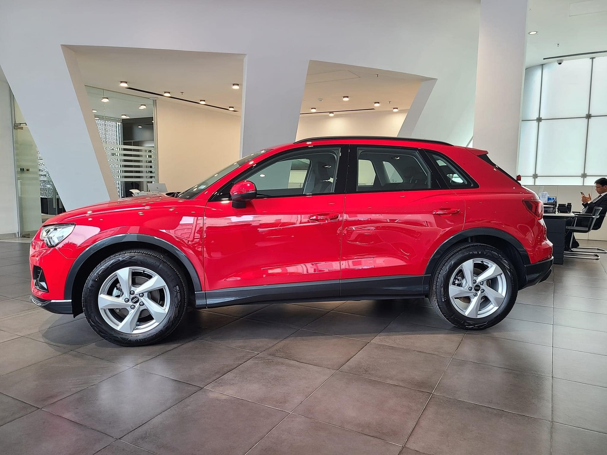 audi-q3-2024-3-1719027201.jpg