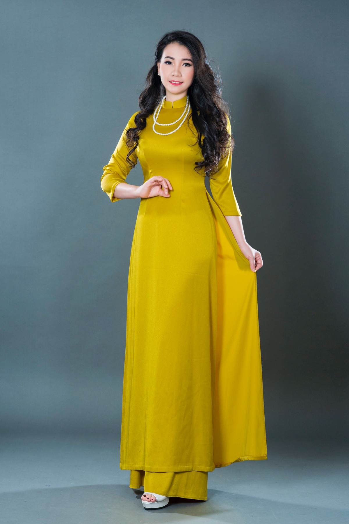 540nguyen-thi-doan-mrs-di-san-ao-dai-phu-nu-vietn-nam-qua-anh-20249-1723019857.jpeg