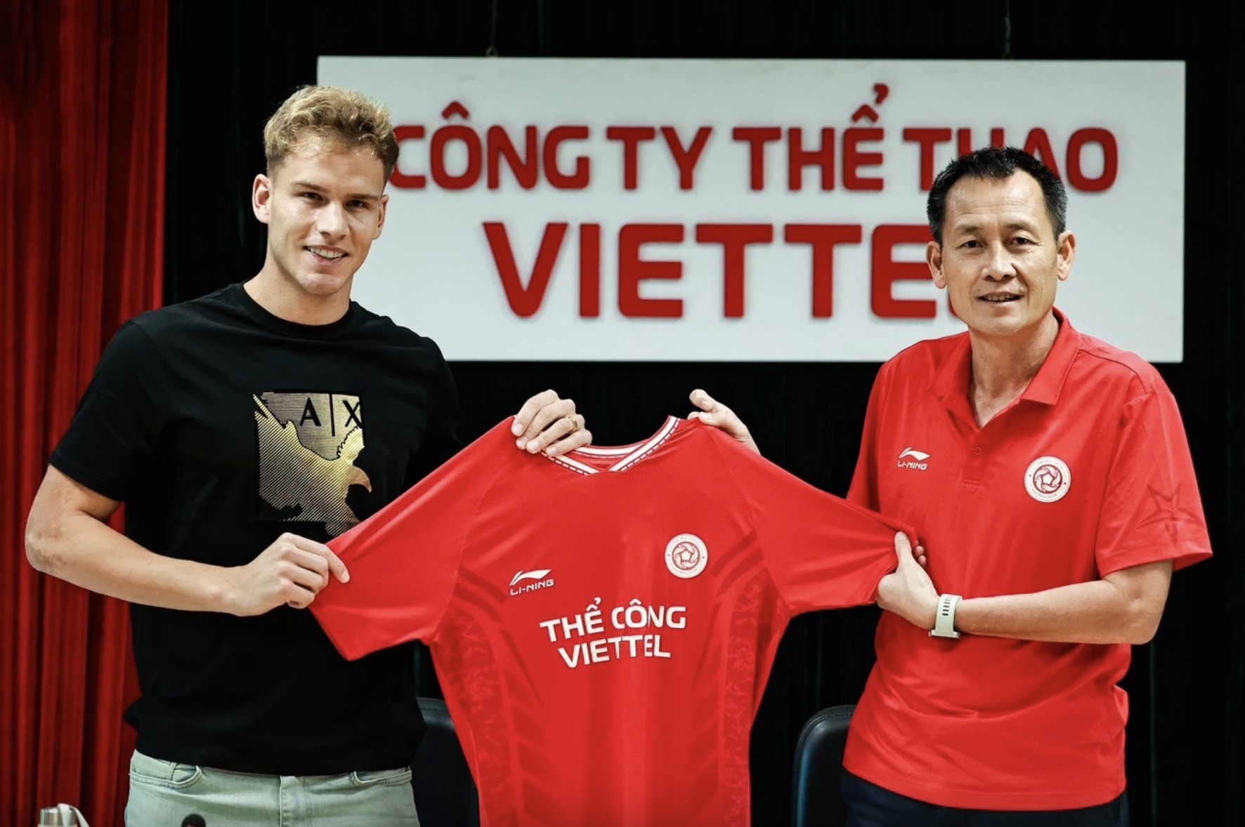 Viettel chiêu mộ cầu thủ dự Champions League thay Hoàng Đức