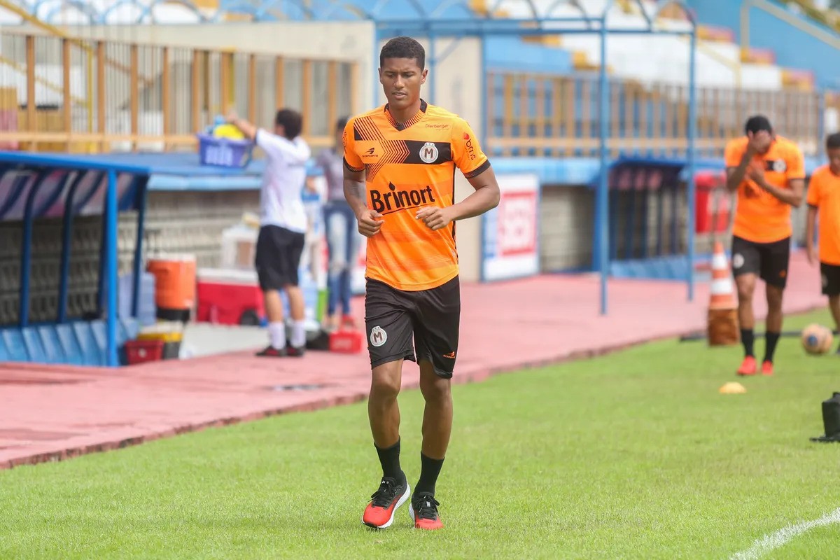 Tiền đạo Brazil mới toanh cập bến Á quân V-League