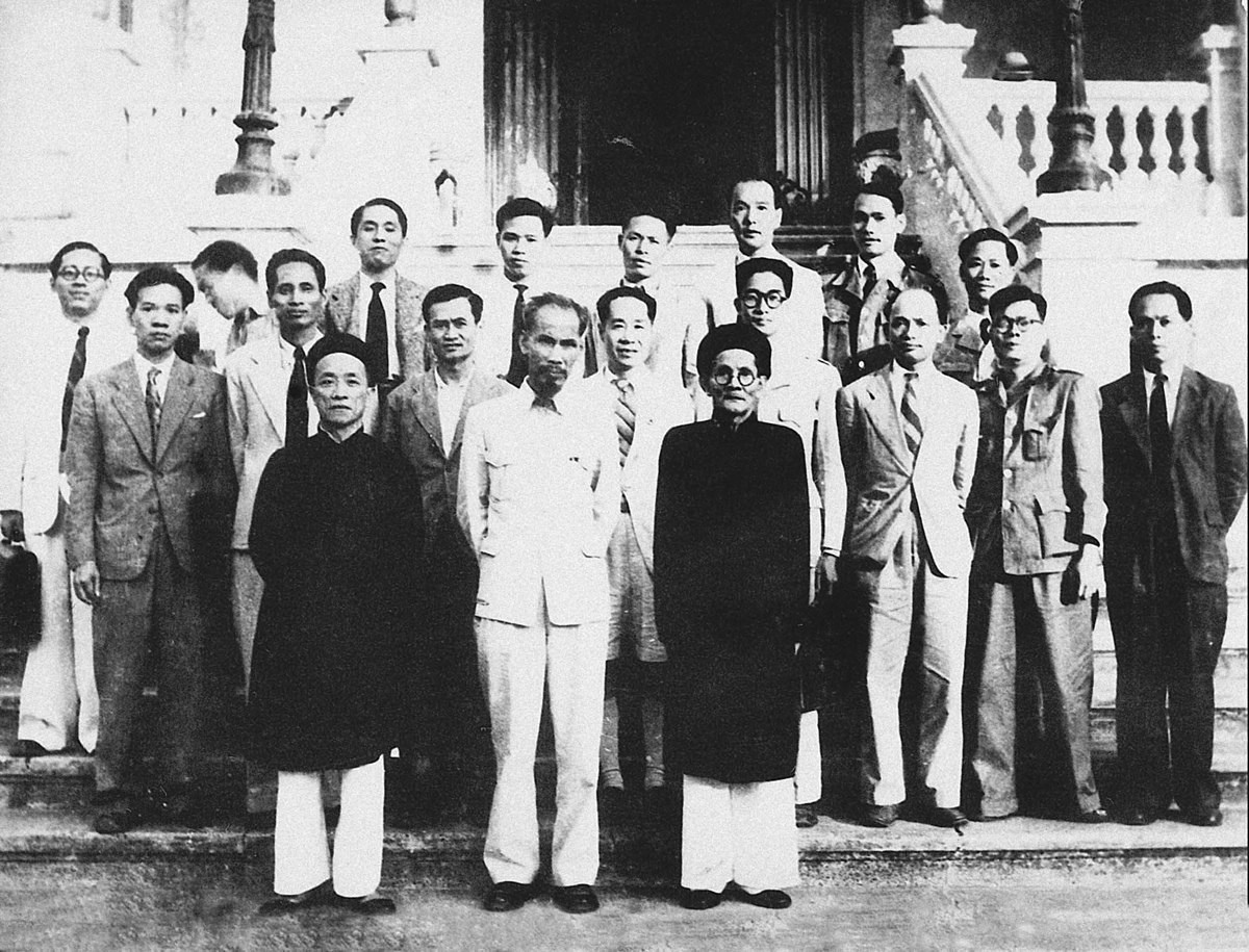 chinh-phu-moi-do-chu-tich-ho-chi-minh-dung-dau-duoc-quoc-hoi-khoa-i-tin-nhiem-ngay-3-11-1946-anh-tu-lieu-chinhphuvn-1725183966.jpg