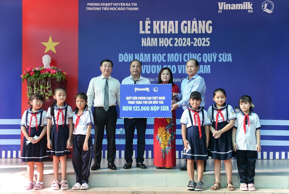 vinamilk-quy-sua-vuon-co-viet-nam1-1725616635.jpg