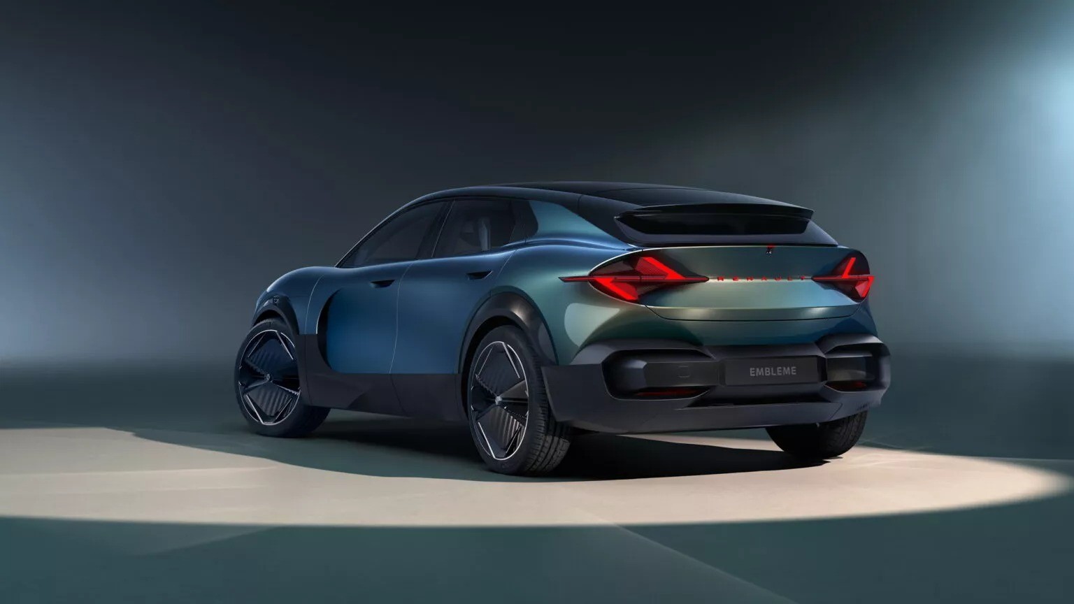 renault-embleme-concept-3-1536x8-1728041772.jpg