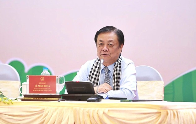 bo-truong-le-minh-hoan-tai-dien-dan-lang-nghe-nong-dan-noi-1728984551.jpg