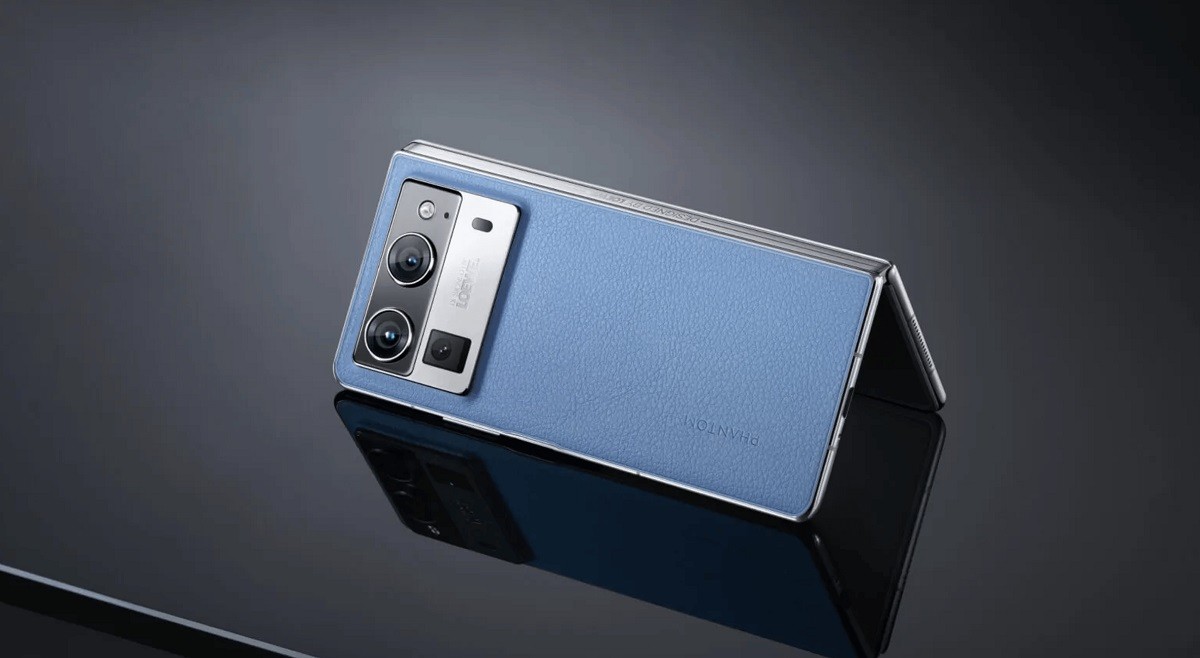 Vua màn gập giá rẻ xác nhận thời gian ra mắt, trang bị khủng dễ khiến Galaxy Z Fold6 lo sốt vó