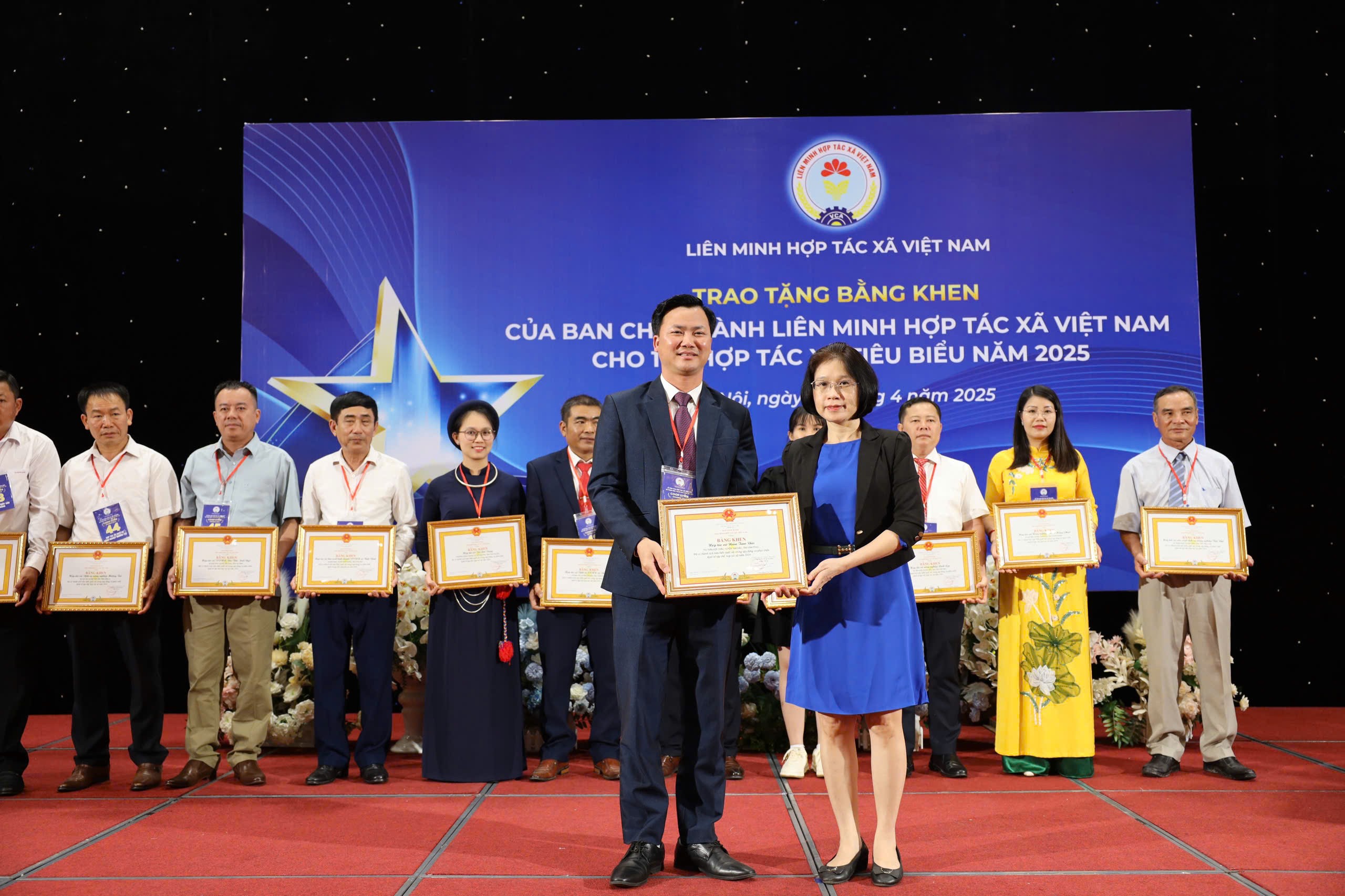 Hợp tác xã Nấm Tam Đảo (Vĩnh Phúc) được tôn vinh và nhận giải thưởng Ngôi sao HTX năm 2025 'CoopStar Awards'