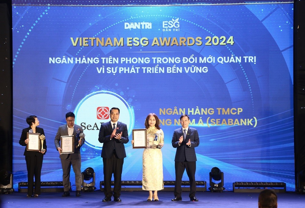 seabank-duoc-vinh-danh-ngan-hang-tien-phong-trong-doi-moi-quan-tri-vi-su-phat-trien-ben-vung-1746669794.jpg
