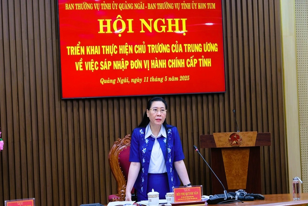 8-bui-thi-quynh-van-bi-thu-tinh-uy-quang-ngai-1746974910.jpg