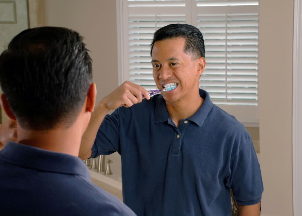 trong-rang-implant-co-gay-hoi-mieng-khong2-1747646000.png