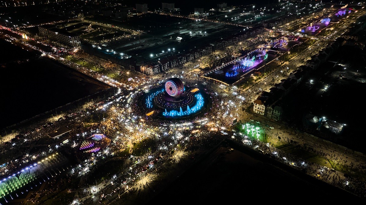 truc-dai-do-le-hoi-sun-urban-city-sang-bung-trong-su-kien-ruc-ro-ha-nam-1747813451.jpg