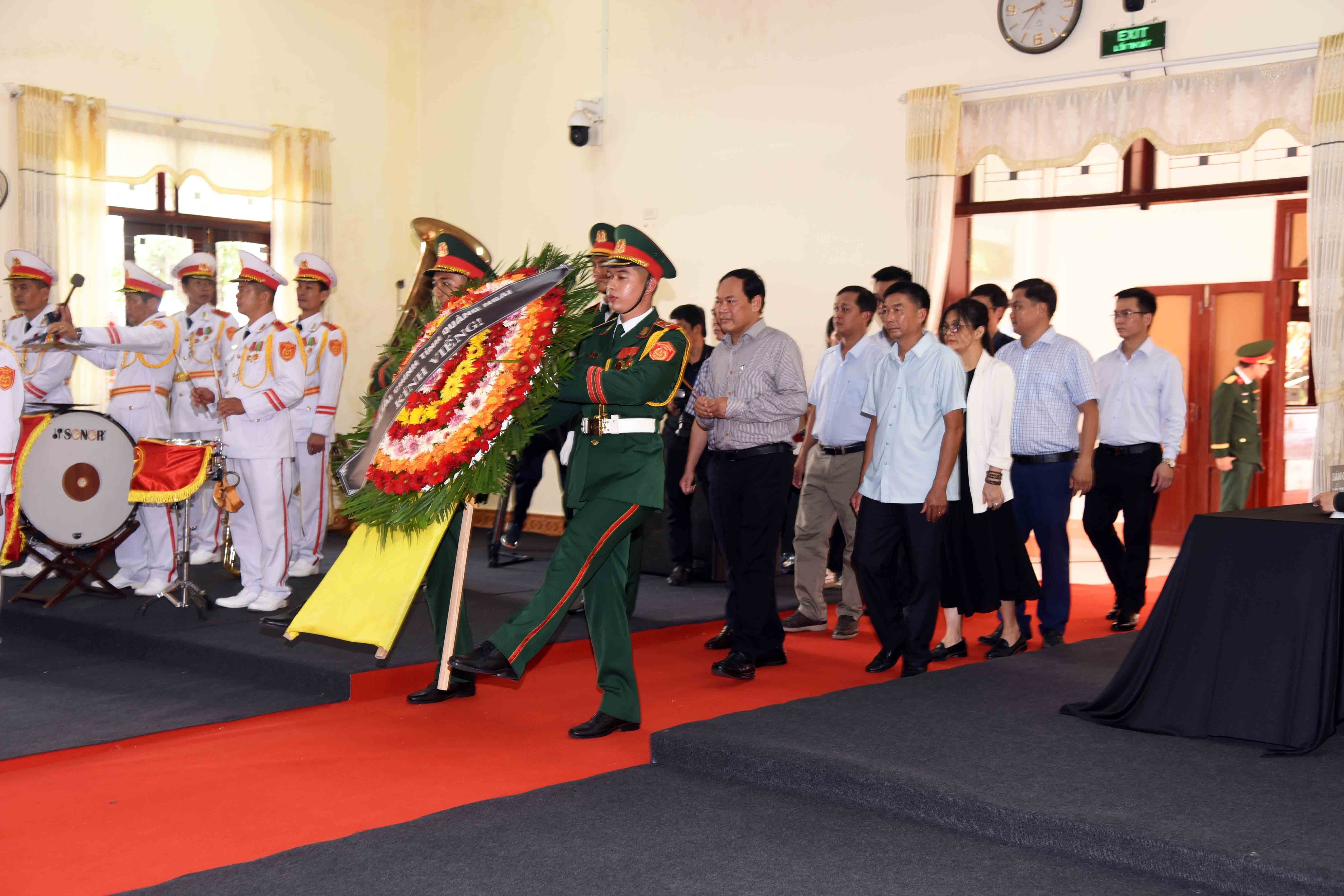 25-doan-dai-bieu-so-tai-chinh-dang-hoa-tinh-vieng-nguyen-chu-tich-nuoc-tran-duc-luong-1748058656.jpg
