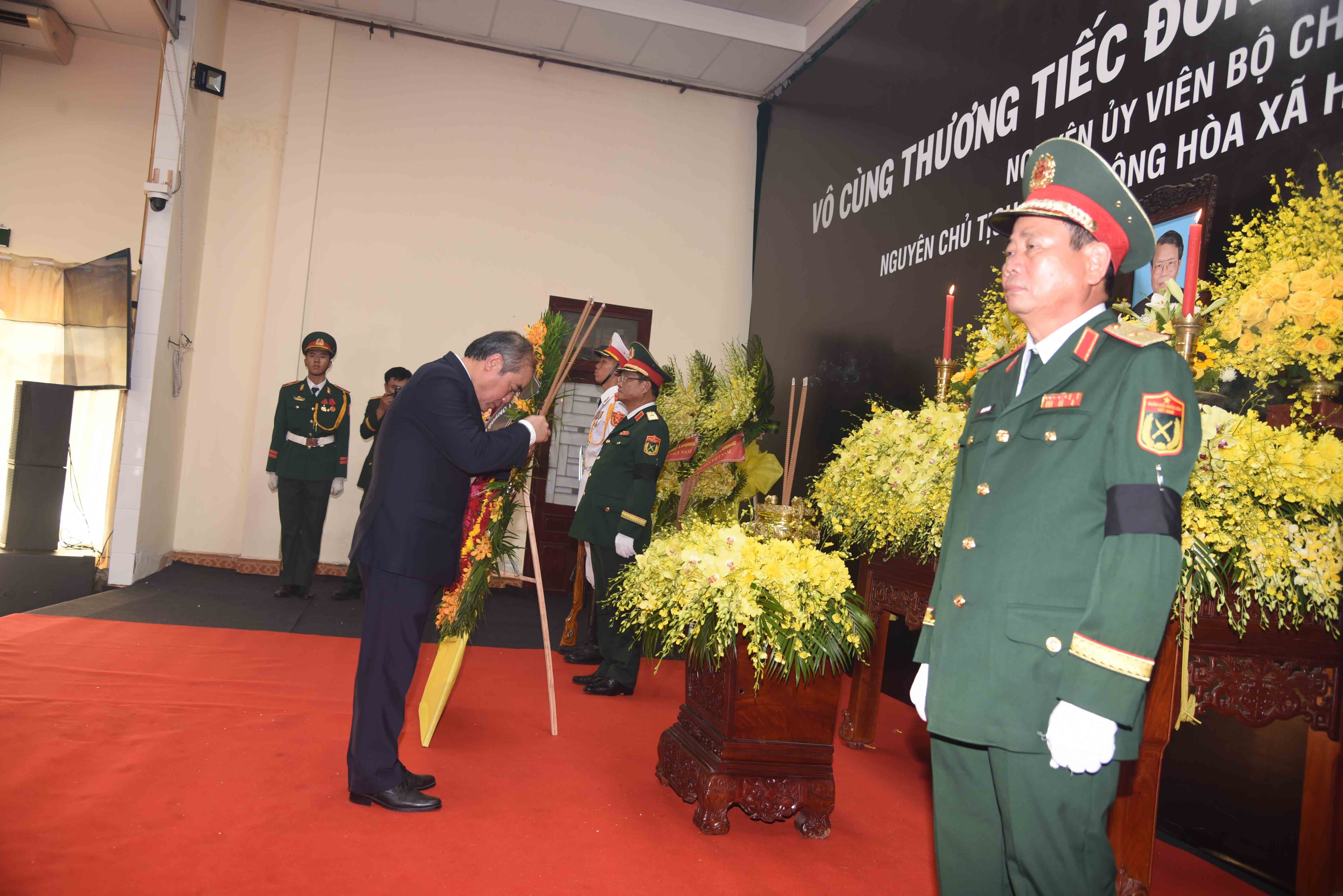 9-dong-chi-tran-hoang-tuan-pho-chu-tich-thuong-truc-thay-mat-doan-lanh-dao-tinh-vieng-nguyen-chu-tich-nuoc-tran-duc-luong-1748058658.jpg