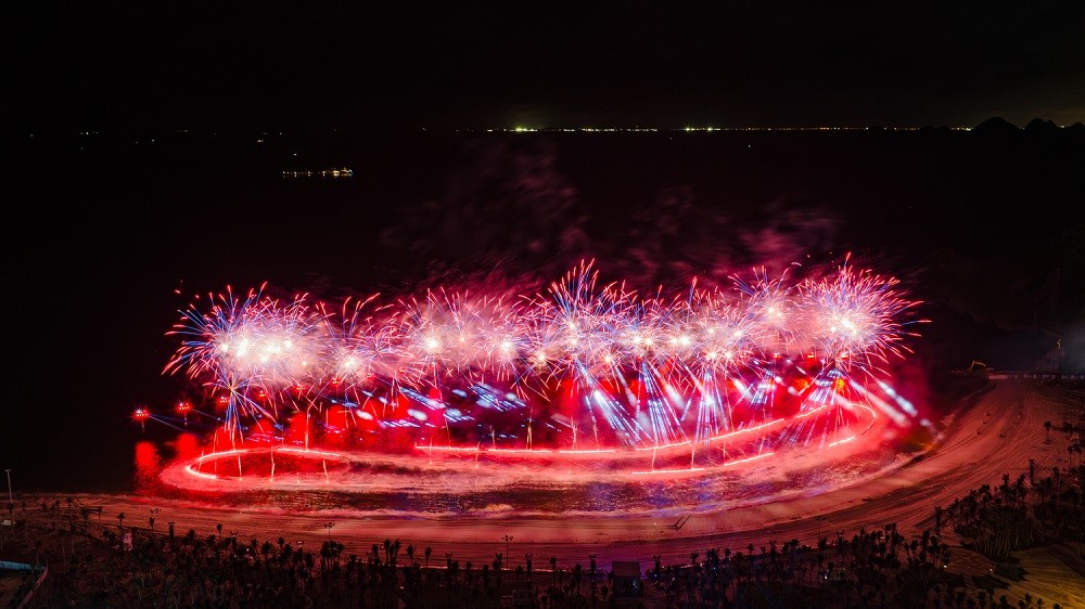 show-dien-symphony-of-the-green-island-xac-lap-2-ky-luc-guinness-1748060892.jpg