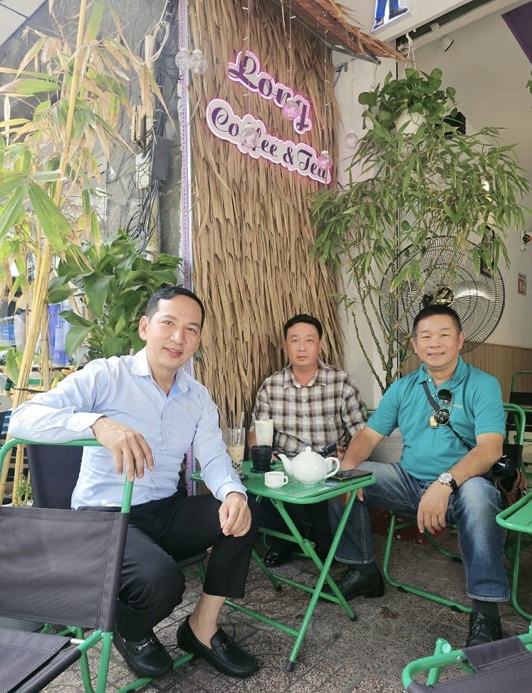 nghe-si-thien-long-mo-quan-long-coffee-1748403785.jpg