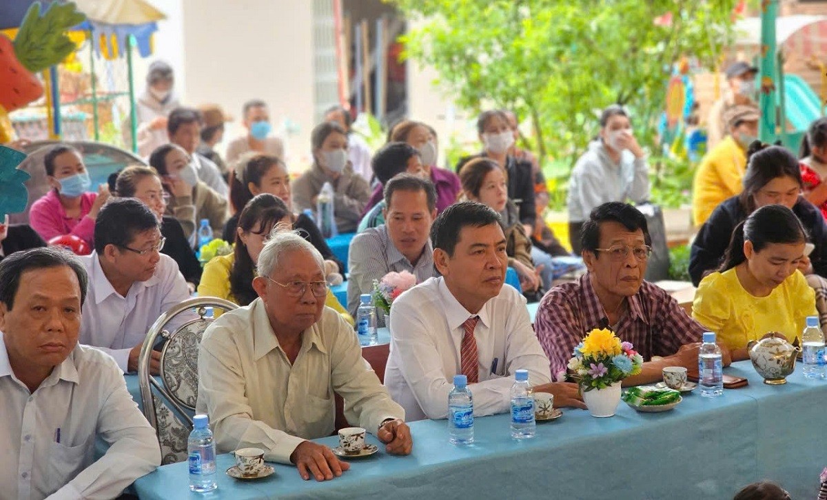 dai-bieu-phu-huynh-hoc-sinh-tham-du-le-tong-ket-nam-hoc-2024-2025-o-truong-mam-non-tan-dong-1748779875.jpg
