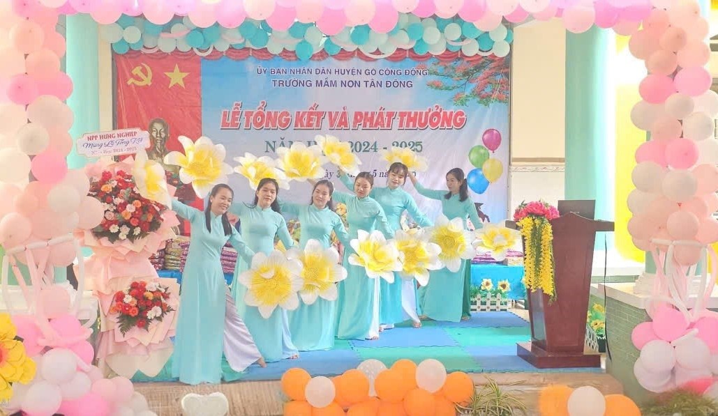 tiet-muc-van-nghe-do-cac-co-giao-truong-mam-non-tan-dong-trinh-dien-1748779875.jpg