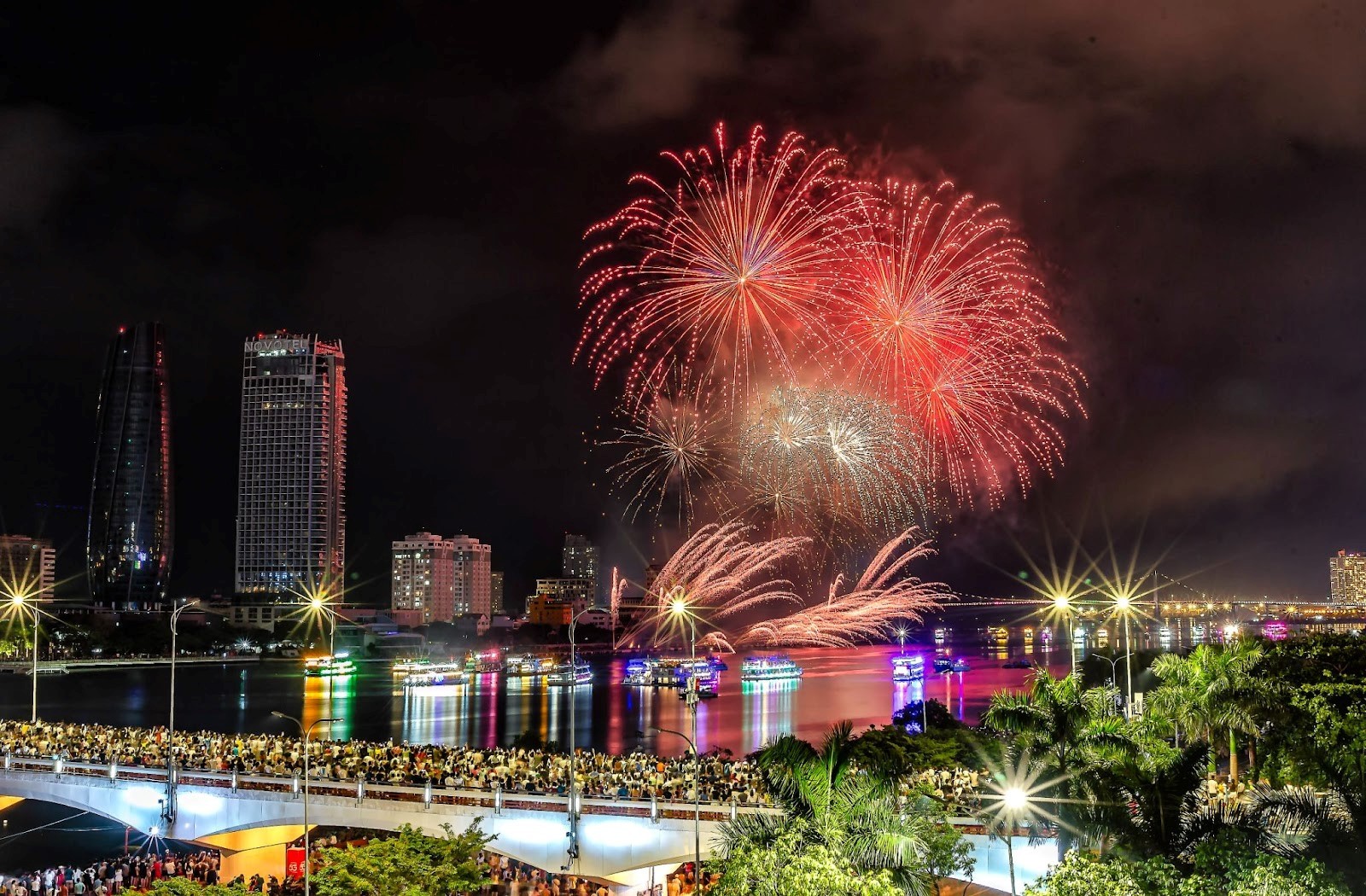 4-le-hoi-phao-hoa-quoc-te-da-nang-diff-2025-1749440566.jpg