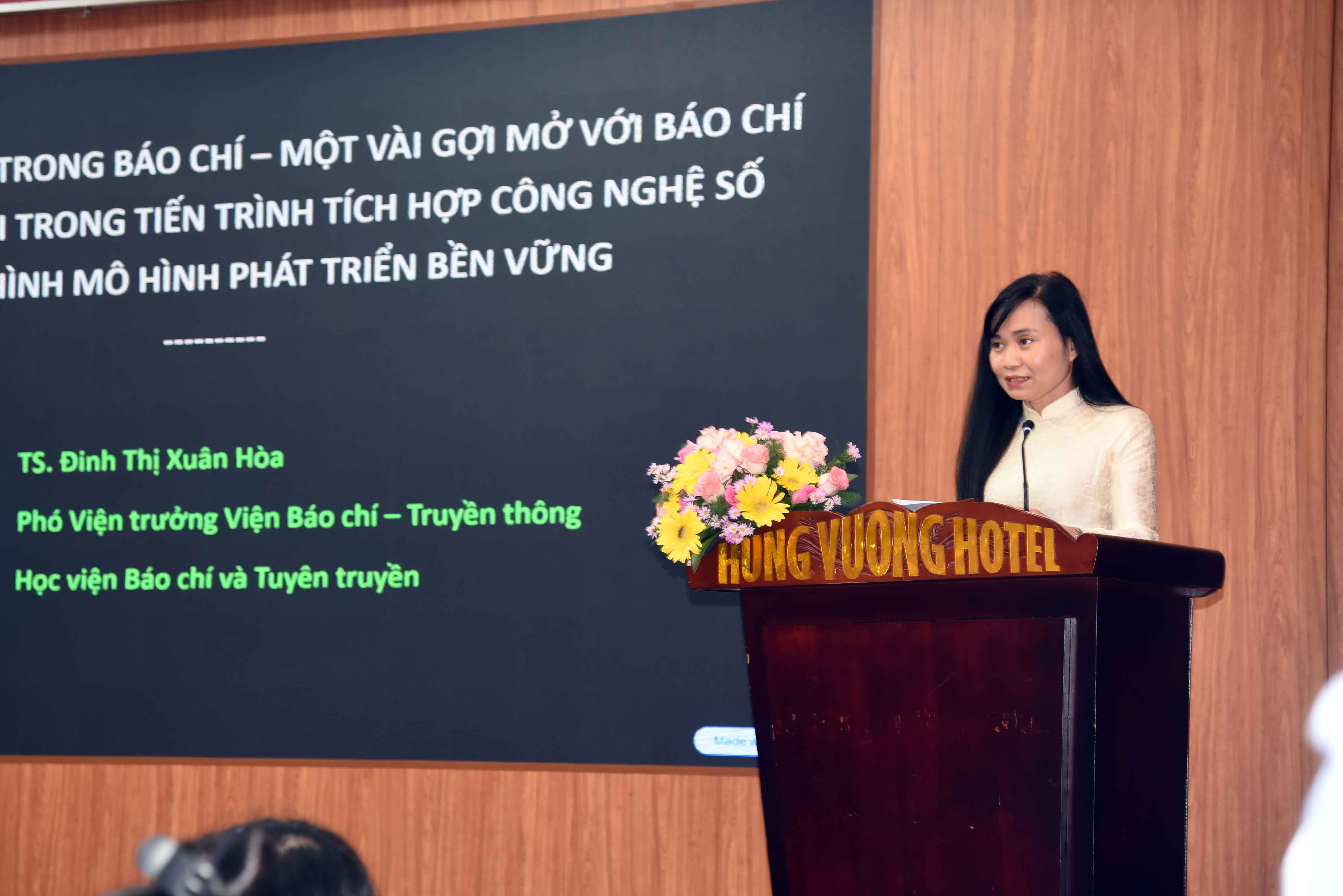 9-ts-dinh-thi-xuan-hoa-pho-vien-truong-vien-bao-chi-truyen-thong-trinh-bay-tham-luan-tai-hoi-thao-1749719181.jpg