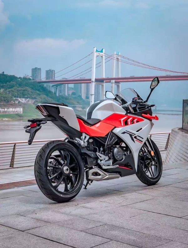 Tin xe 17/6: Ra mắt ‘chiến binh côn tay’ mới giá 58 triệu đồng, chất hơn Yamaha Exciter và Winner X ảnh 1