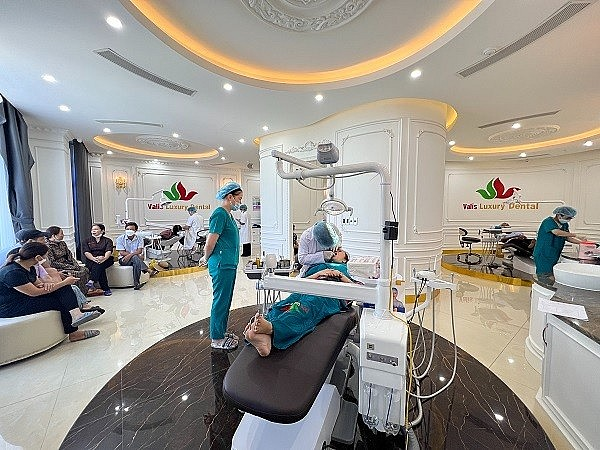 valis-luxury-dental-khong-gian-nhe-nhang-cham-soc-nhu-spa-1750150134.png