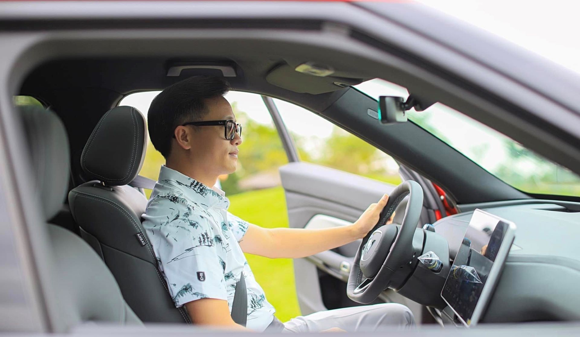 Bỏ xe sang đổi VinFast VF 9, doanh nhân hài lòng với trải nghiệm sử dụng và dịch vụ hậu mãi vượt trội ảnh 3
