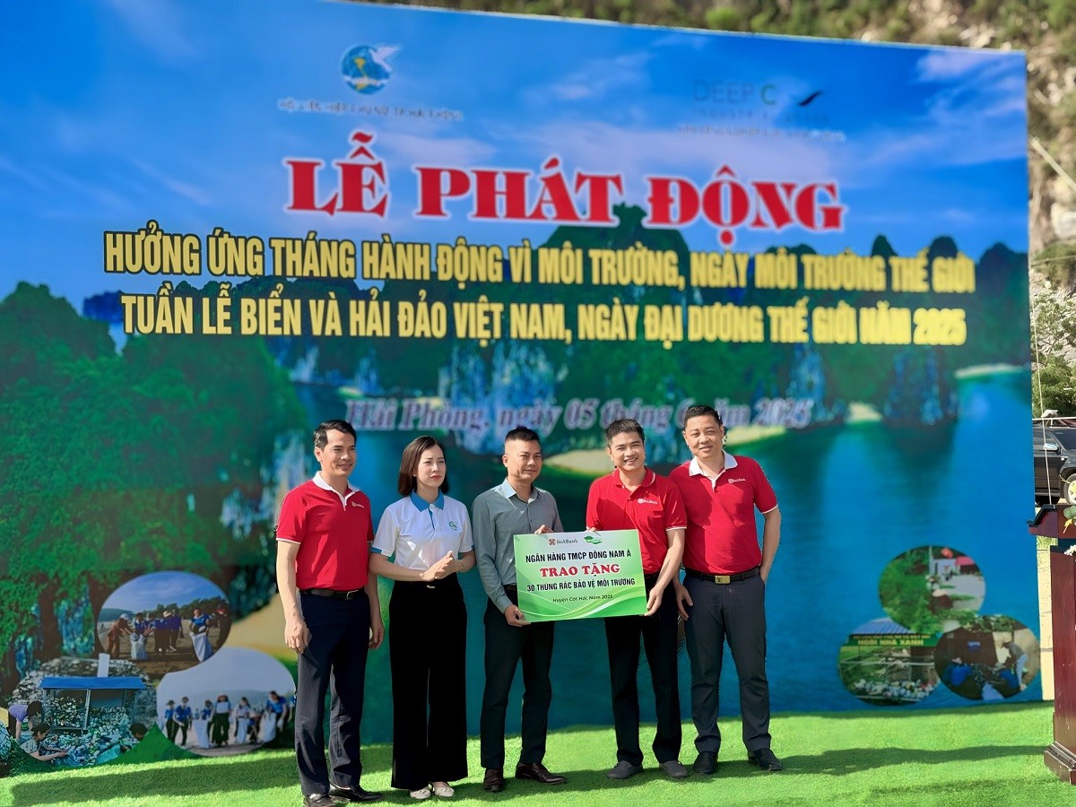 ngan-hang-tmcp-dong-nam-a-seabank-trao-tang-30-thung-rac-bao-ve-moi-truong-1750302832.jpg