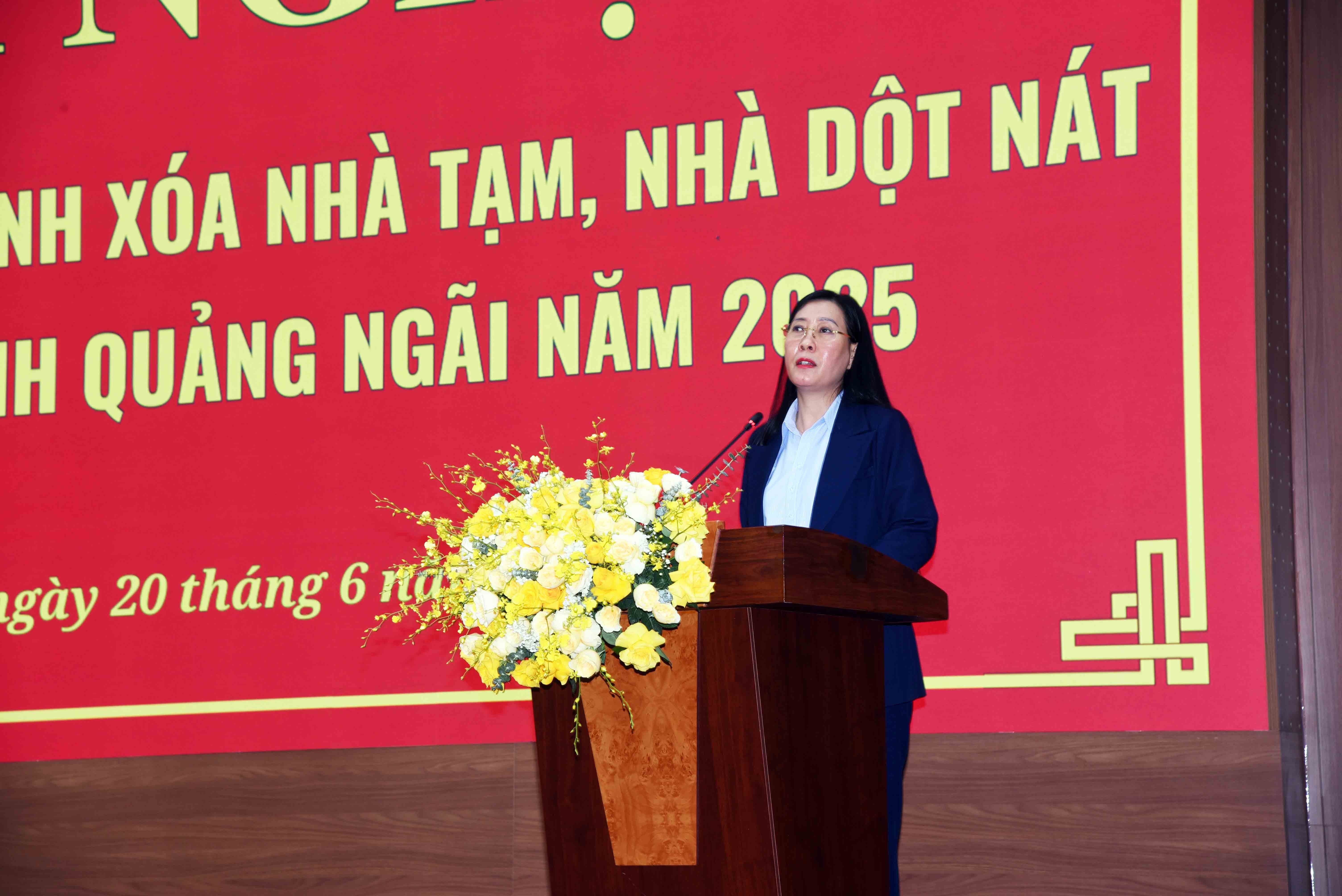 6-dong-chi-bui-thi-quynh-van-bi-thu-tinh-uy-phat-bieu-tai-hoi-nghi-1750399148.jpg