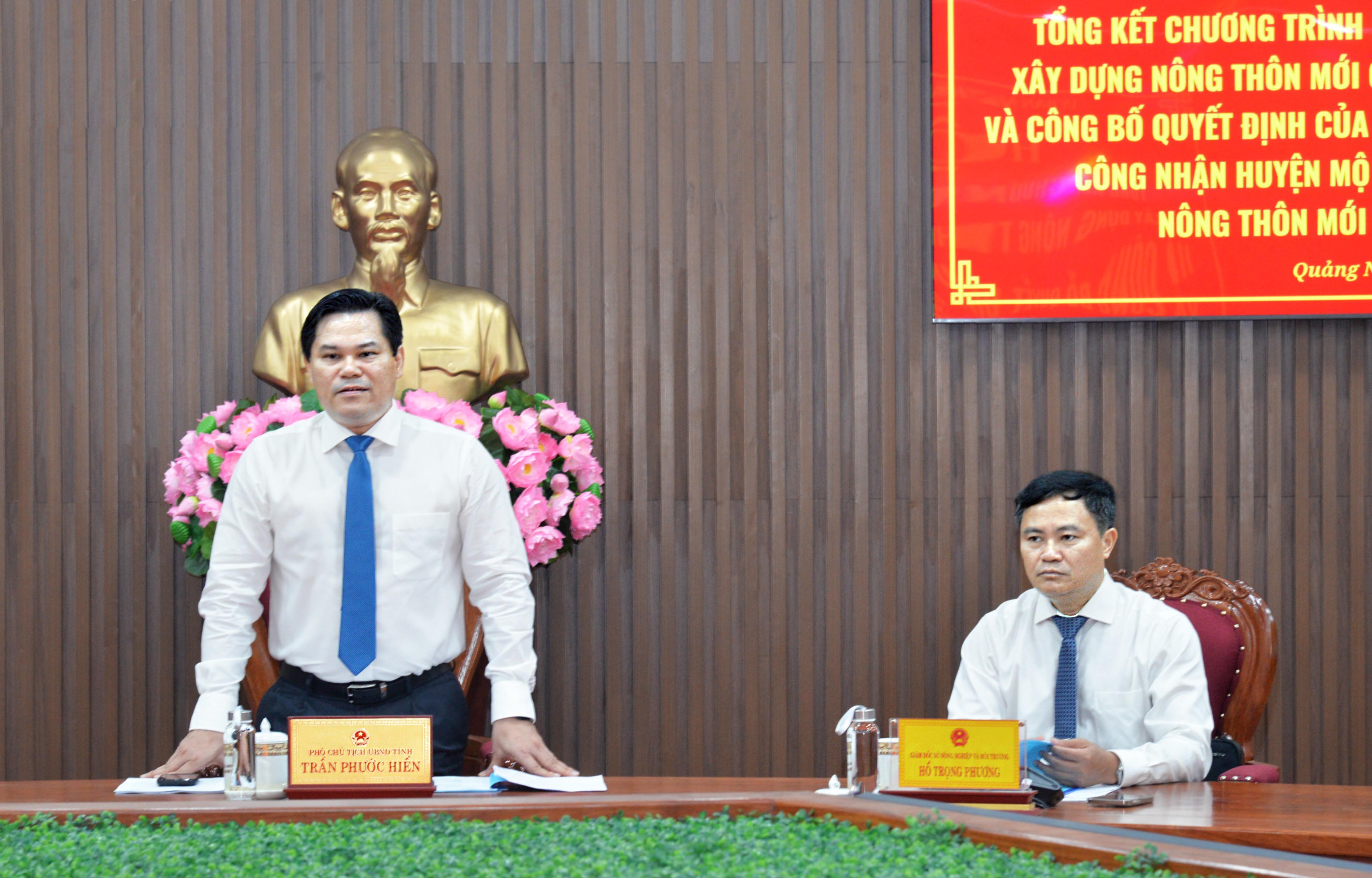 pho-chu-tich-ubnd-tinh-quang-ngai-tran-phuoc-hien-va-giam-doc-so-nnmt-ho-trong-phuong-chu-tri-hoi-nghi-1750931234.jpg