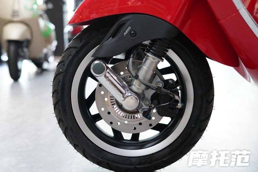 Soán ngôi Honda SH, ‘vua xe ga’ 155cc của Ý ra mắt với giá hấp dẫn, thiết kế sang chảnh, có cả ABS ảnh 6