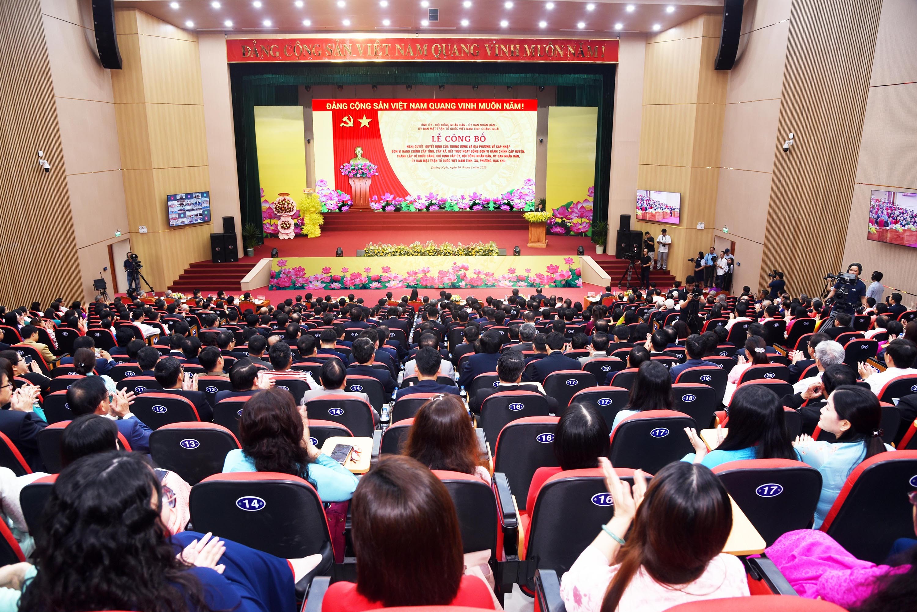 dsc-6622-quang-canh-buoi-le-1751271377.jpg