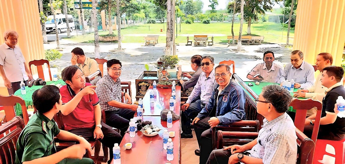 hoi-nha-bao-tinh-tien-giang-to-chuc-di-thuc-te-sang-tac-tai-dong-thap-1751252839.jpg