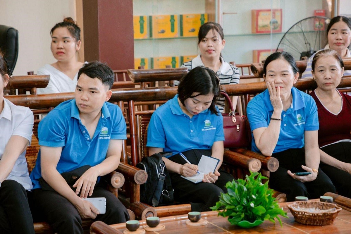 khoa-tap-huan-ve-phat-trien-che-ben-vung-duoi-su-ho-tro-cua-nhan-hang-tra-sua-chagee-1751448620.jpg