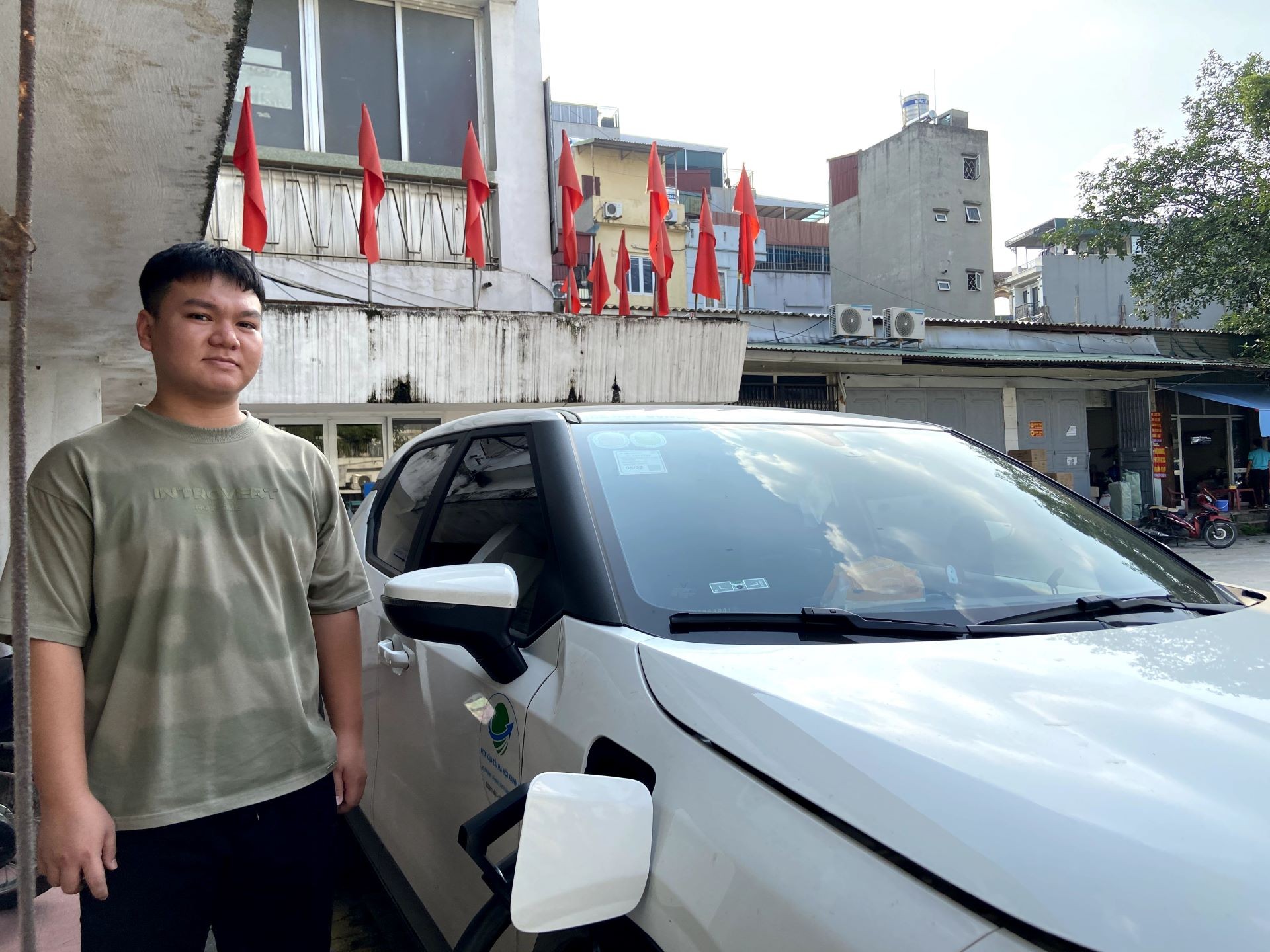 Cận cảnh trạm sạc siêu nhanh hỗ trợ tới 30 xe cùng lúc tại 785 Trương Định ảnh 6