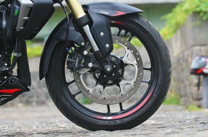 Tin xe trưa 9/7: Ra mắt ‘vua côn tay’ mới giá 50 triệu đồng, đè bẹp Yamaha Exciter và Honda Winner X ảnh 1