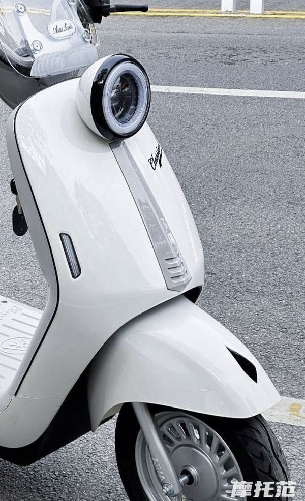 Rẻ hơn cả Honda Wave Alpha, mẫu xe tay ga mới thay thế Vision chính thức ra mắt giá 13,4 triệu đồng ảnh 4