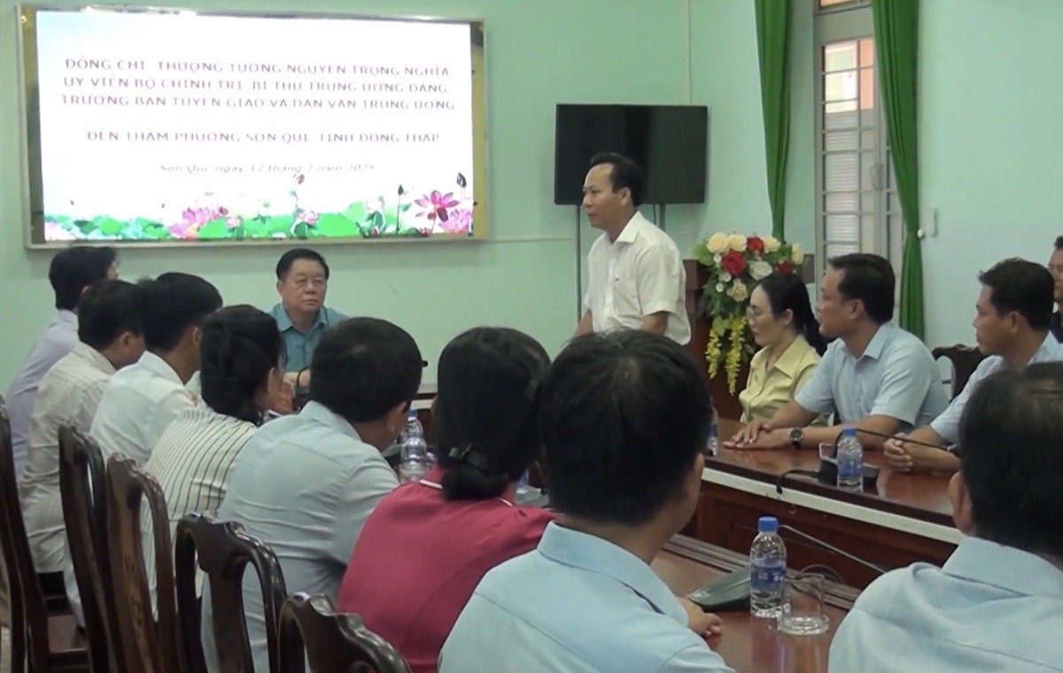 ong-nguyen-trong-nghia-lam-viec-voi-dang-uy-phuong-son-qui-dong-thap-1752397019.jpg
