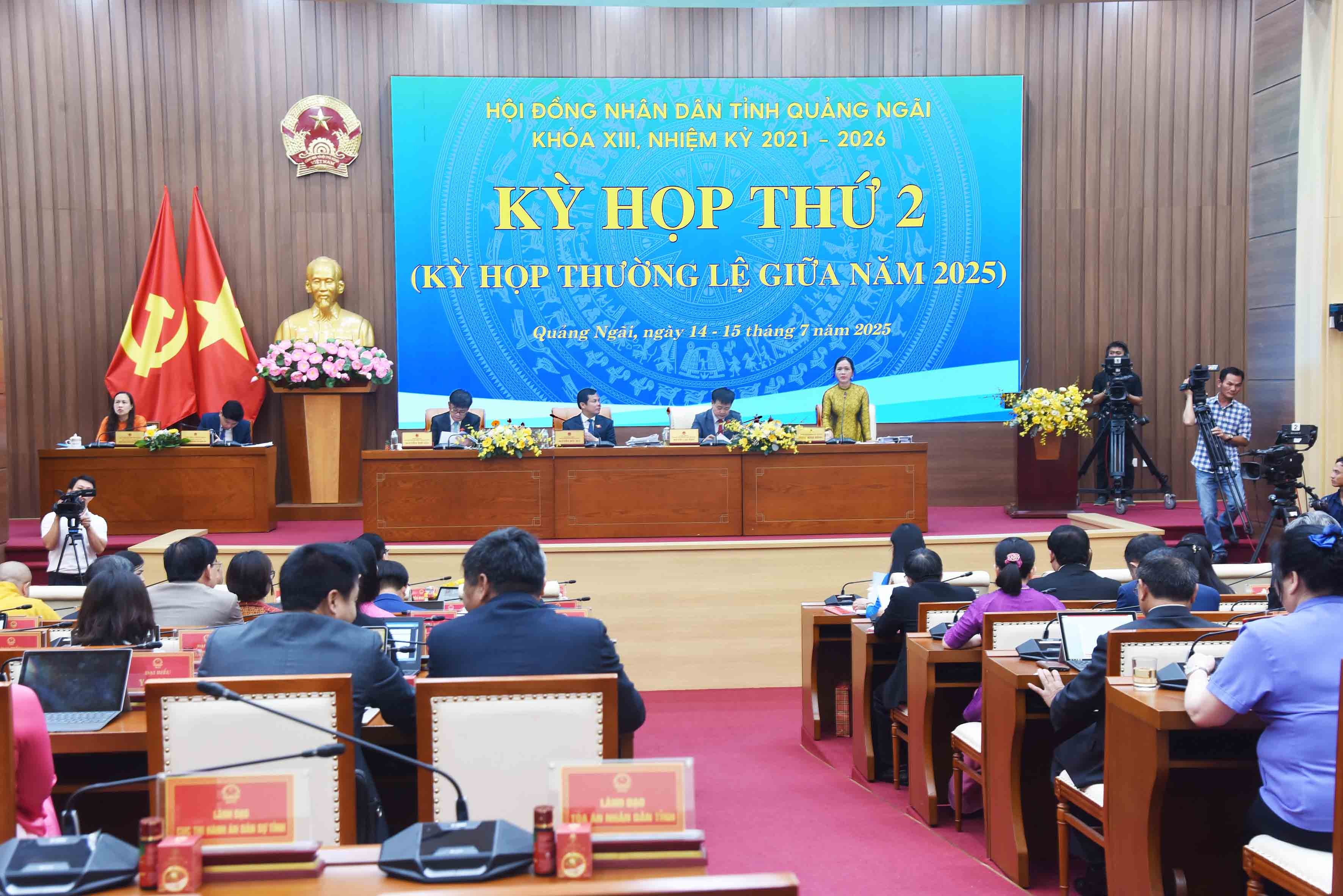 11-dieu-hanh-ky-hop-1752574443.jpg
