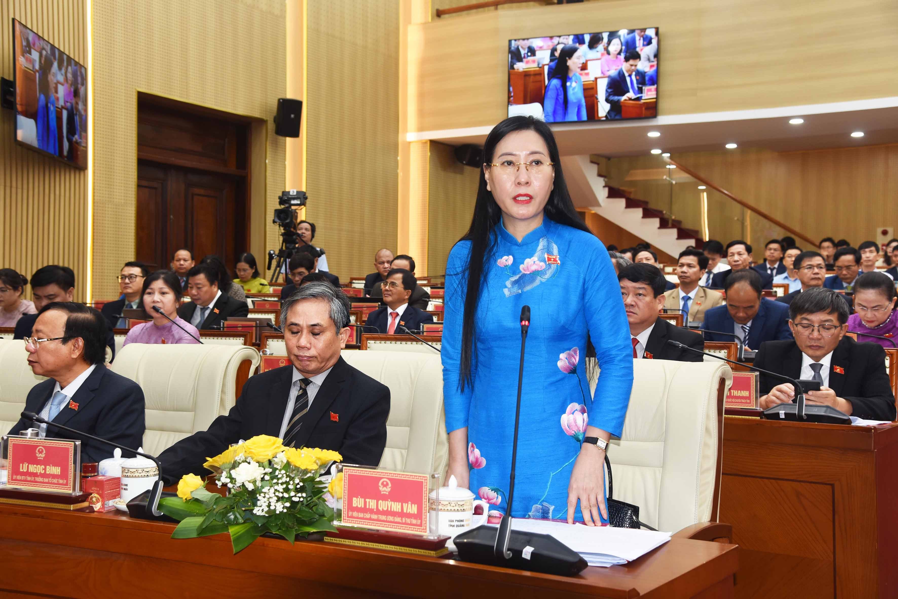 12-thao-luan-tai-hoi-truong-1752574375.jpg