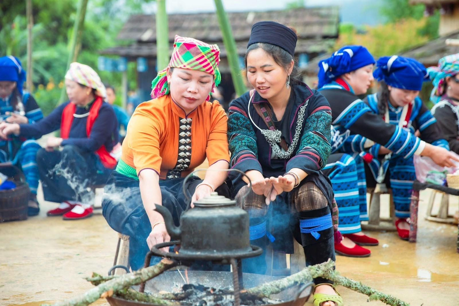 7-le-hoi-xoe-ban-may-sa-pa-nghe-nhan-lang-nghe-1752576847.jpg