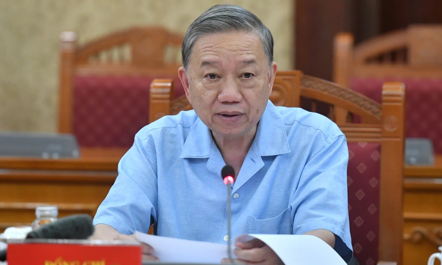 tbtl-tac-pham-le-hoi-den-con-tac-gia-nguyen-dao-nghe-an-1752594975.jpg
