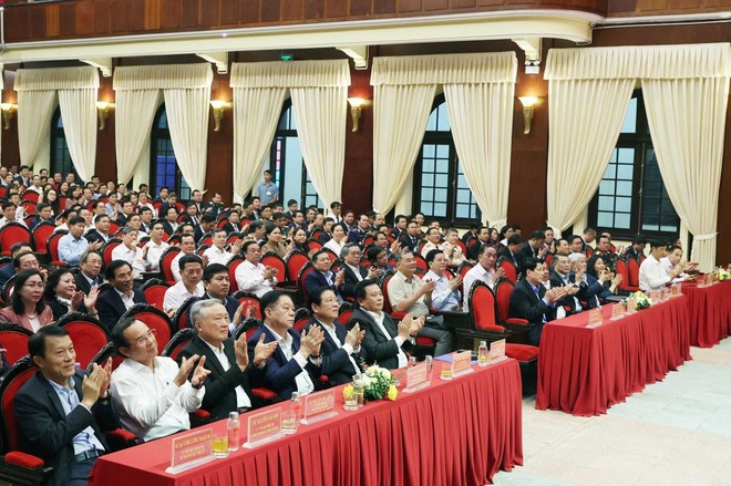 tong-bi-thu-ky-nguyen-phat-trien-moi-ky-nguyen-vuon-minh-cua-dan-toc-25-3-3461-1752598129.jpg