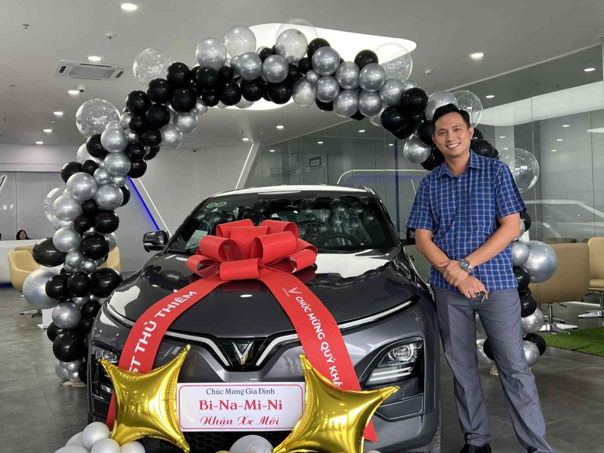 Chủ xe VinFast VF 6 khuyên tài xế chạy dịch vụ đầu tư trụ sạc tại nhà