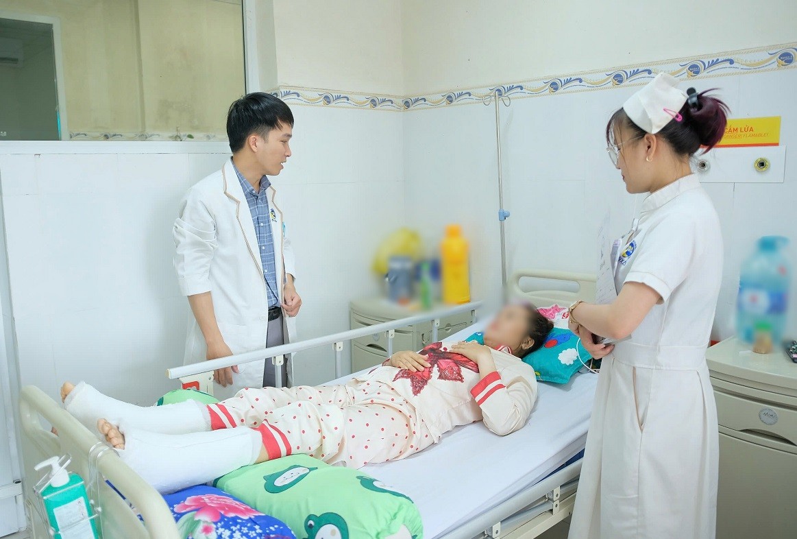 Tây Ninh: Thang máy rơi tự do khiến một phụ nữ gãy cột sống