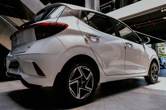 Tin xe hot 19/7: Hyundai Grand i10 ‘đe nẹt’ Kia Morning bằng giá lăn bánh cực rẻ giữa tháng 7/2025 ảnh 1