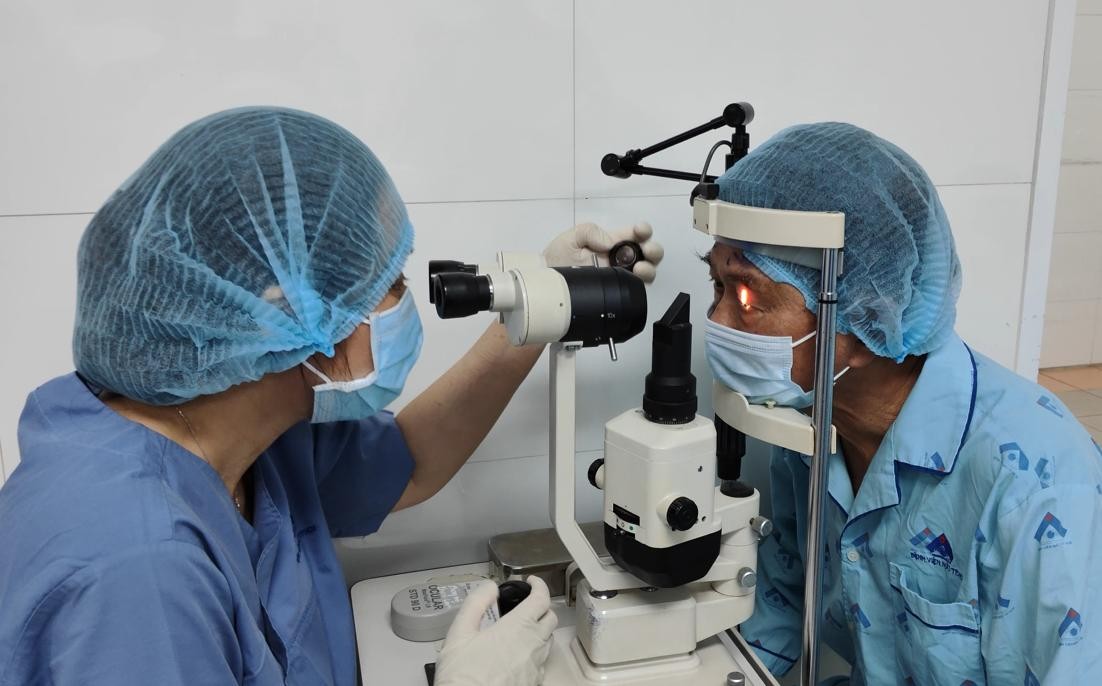 TP.HCM: Phẫu thuật Phaco miễn phí cho gia đình chính sách tại phường Xuân Hòa