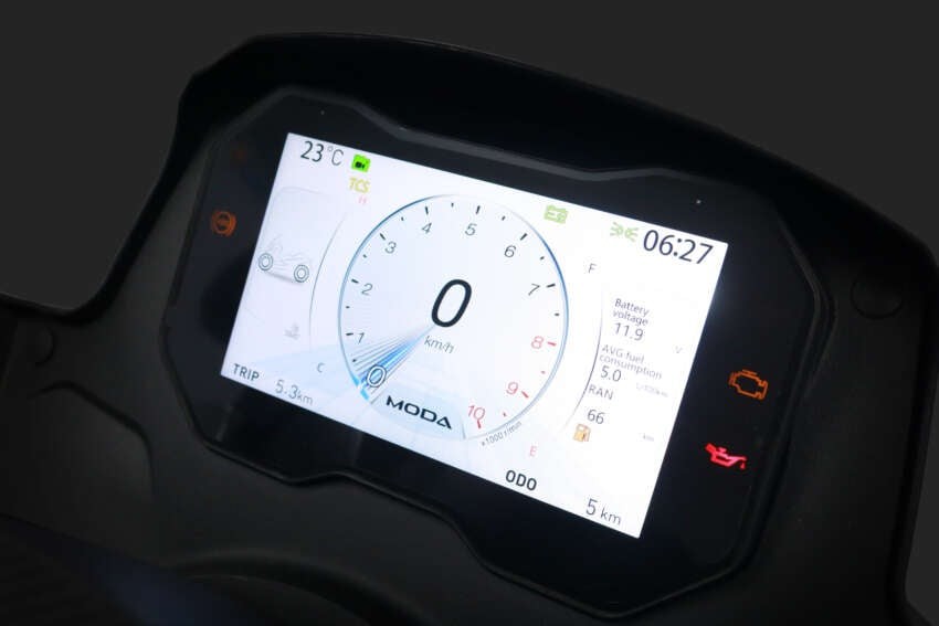 Đại chiến Honda SH, ‘chiến thần xe ga’ 333cc mới ra mắt với giá cực rẻ, có đủ cả ABS 2 kênh và TCS ảnh 5