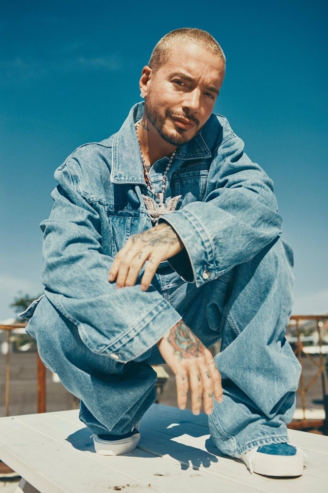 j-balvin-nghe-si-duoc-de-cu-6-giai-grammy-1753770453.jpg