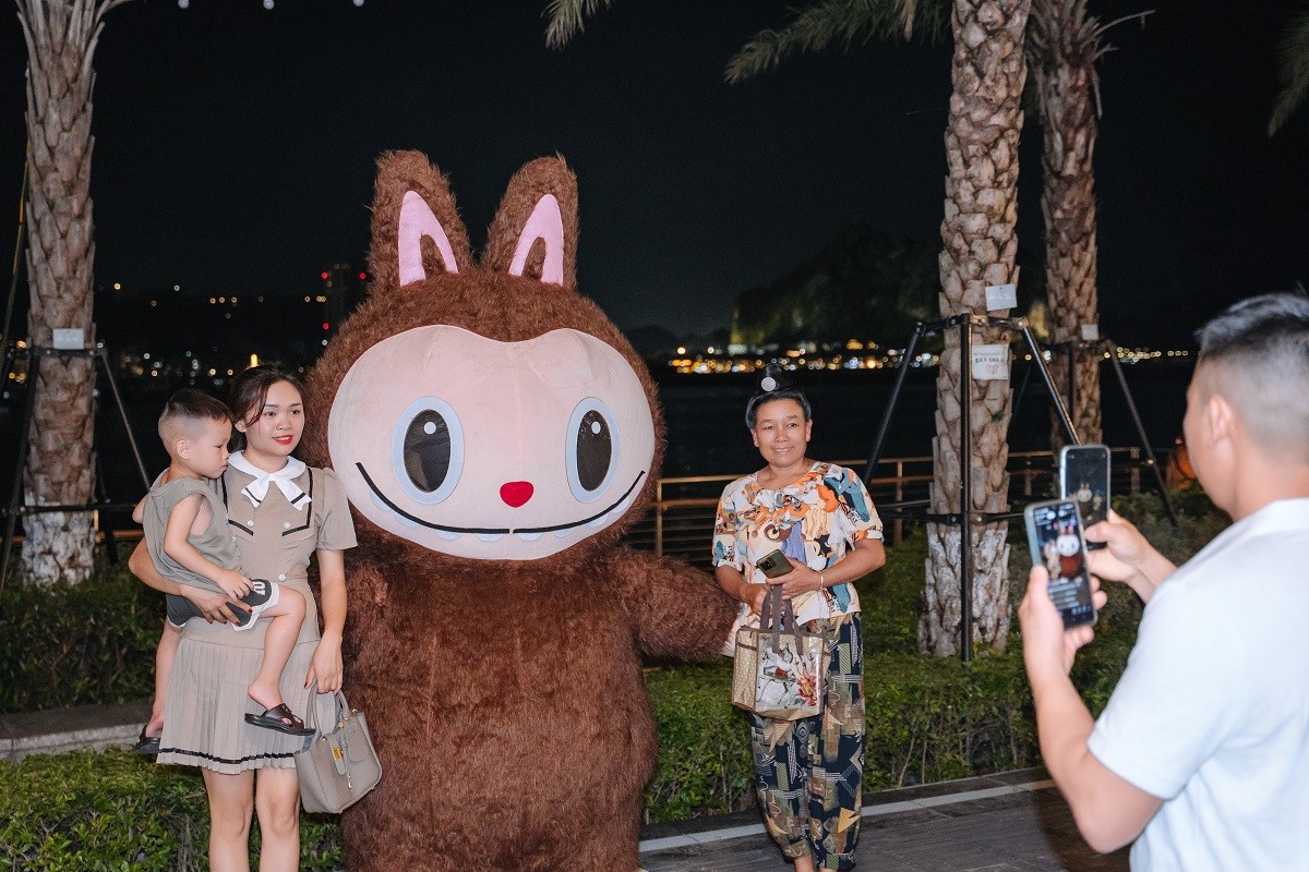 cho-dem-vui-fest-ha-long-1753848818.JPG